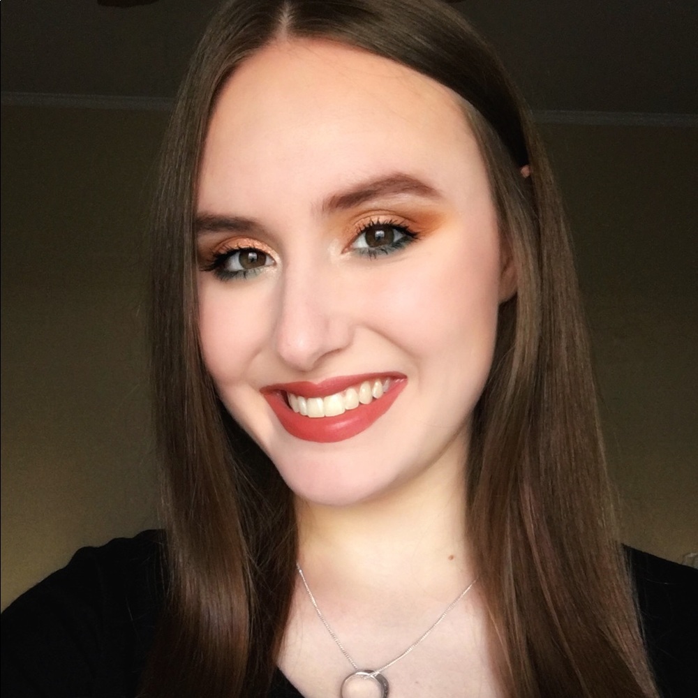 Meet your Posher, Whitney